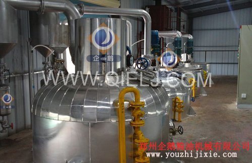 胡麻油好嗎? 生產(chǎn)胡麻油的榨油設備 胡麻油生產(chǎn)成套油脂設備(圖1) 胡麻油好嗎? 生產(chǎn)胡麻油的榨油設備 胡麻油生產(chǎn)成套油脂設備(圖1)